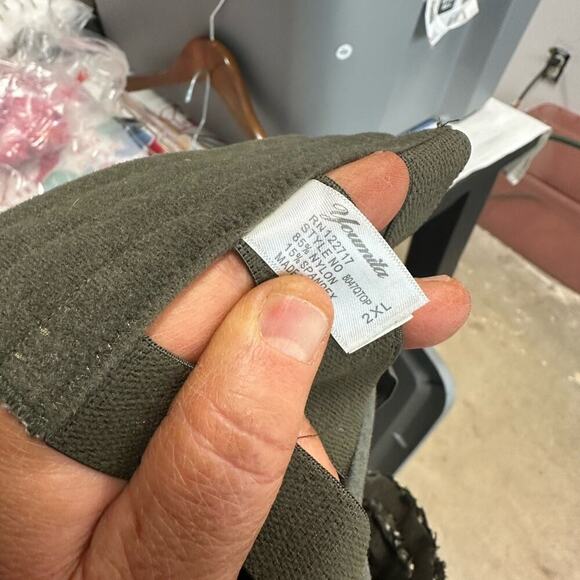 Green Lace Bralette with Wide Straps - Picture 2 of 4